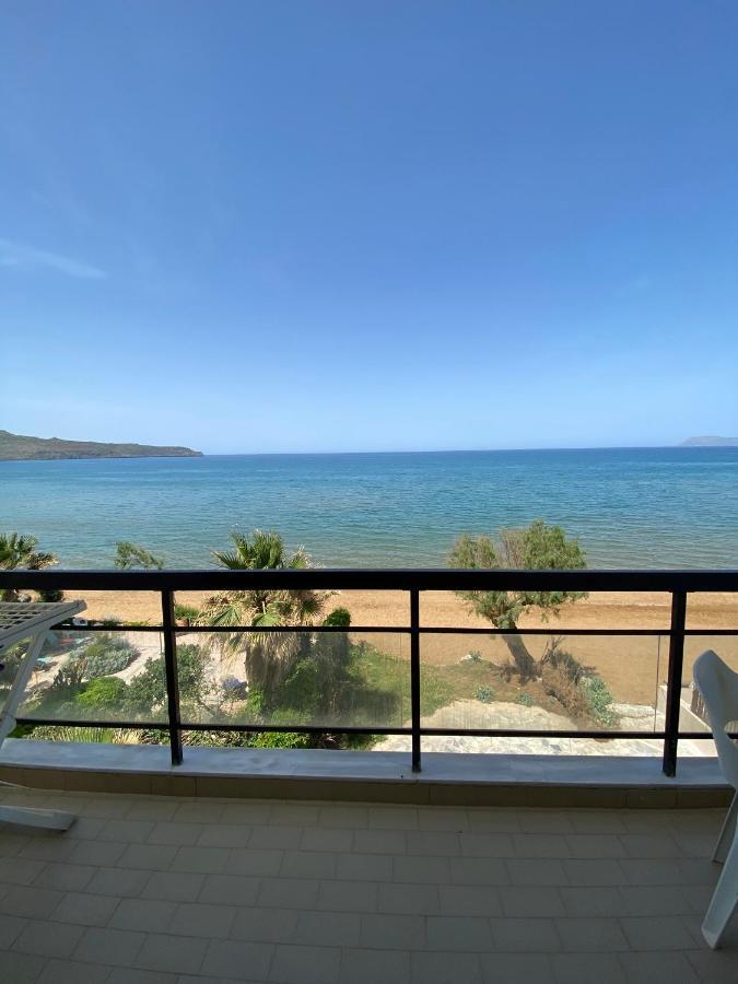 Nefeli Rooms Agia Marina Екстериор снимка