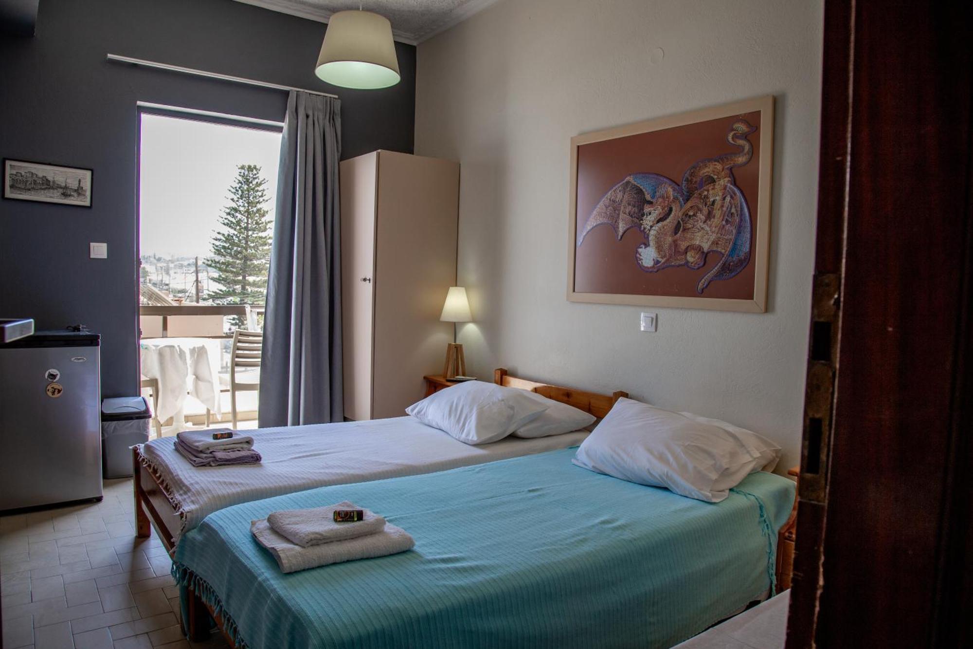 Nefeli Rooms Agia Marina Екстериор снимка