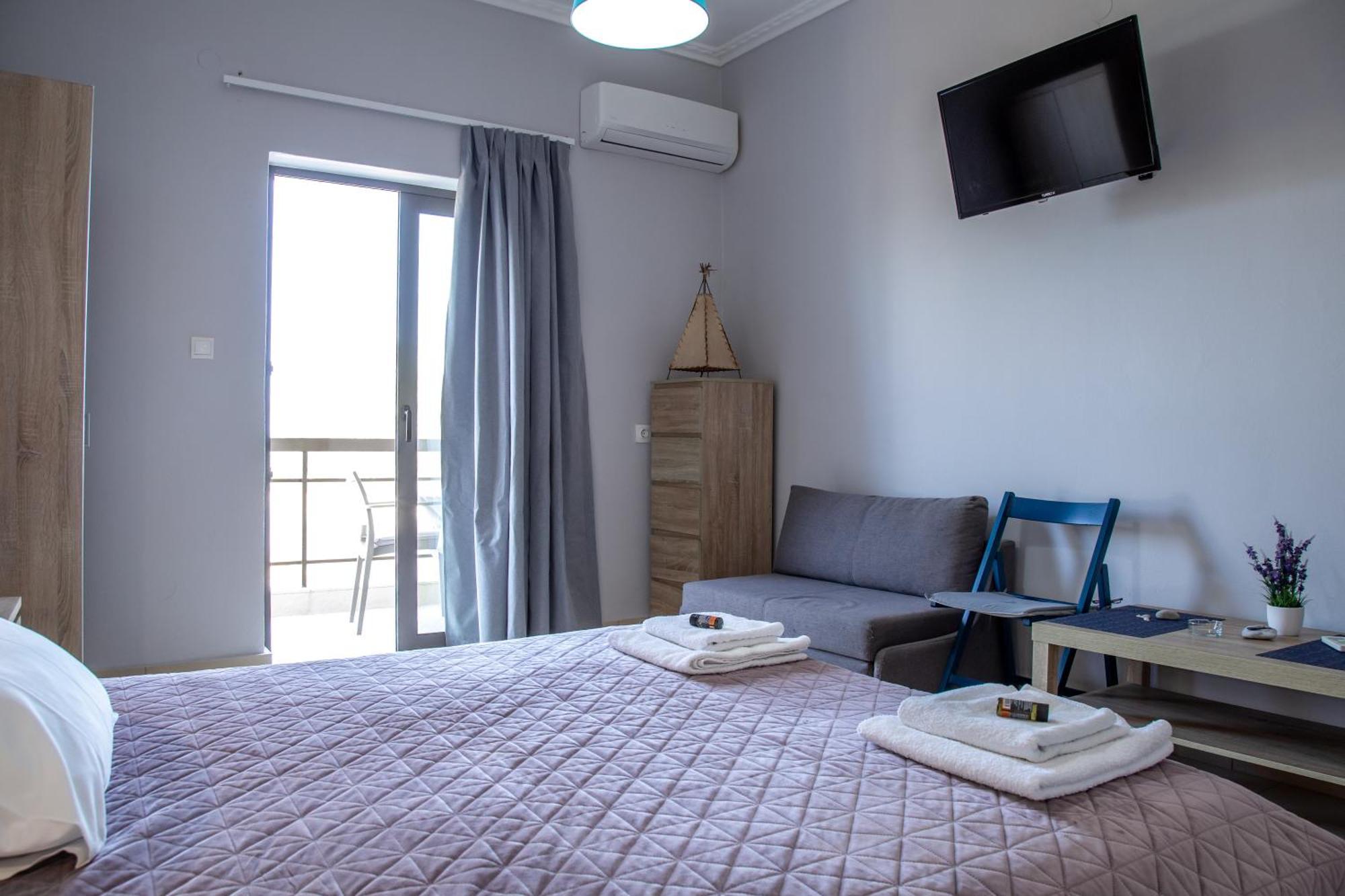 Nefeli Rooms Agia Marina Екстериор снимка