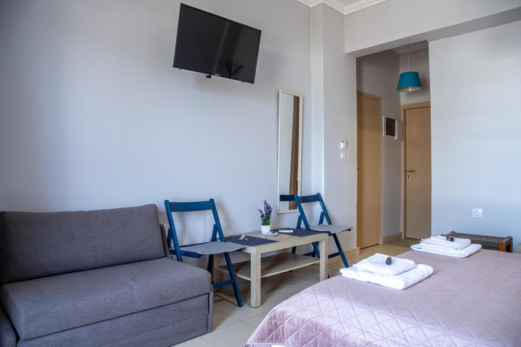 Nefeli Rooms Agia Marina Екстериор снимка
