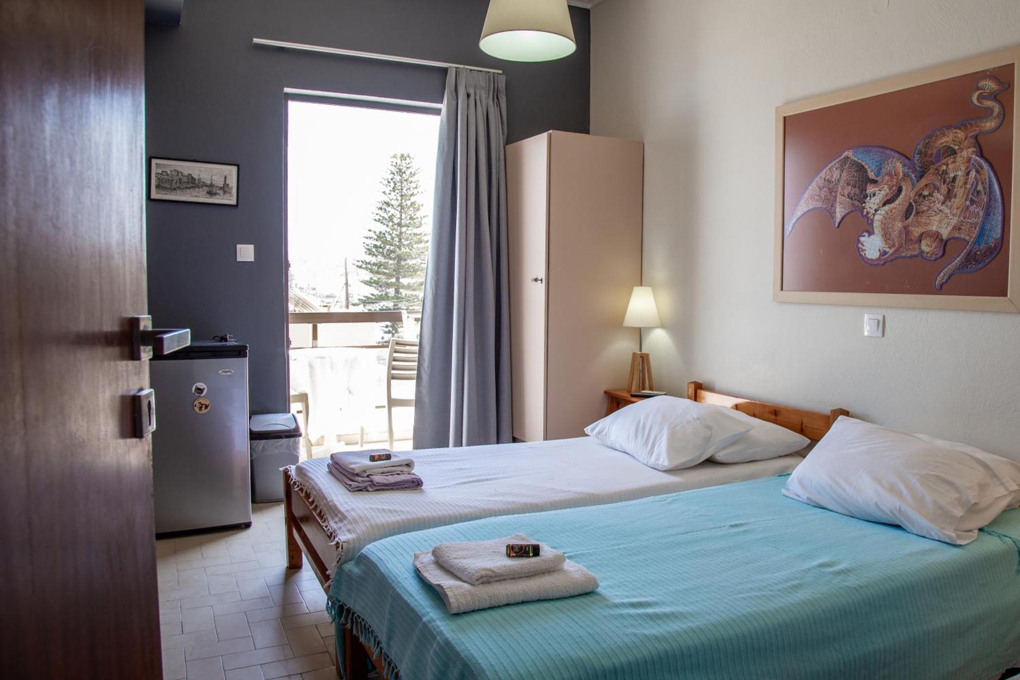 Nefeli Rooms Agia Marina Екстериор снимка