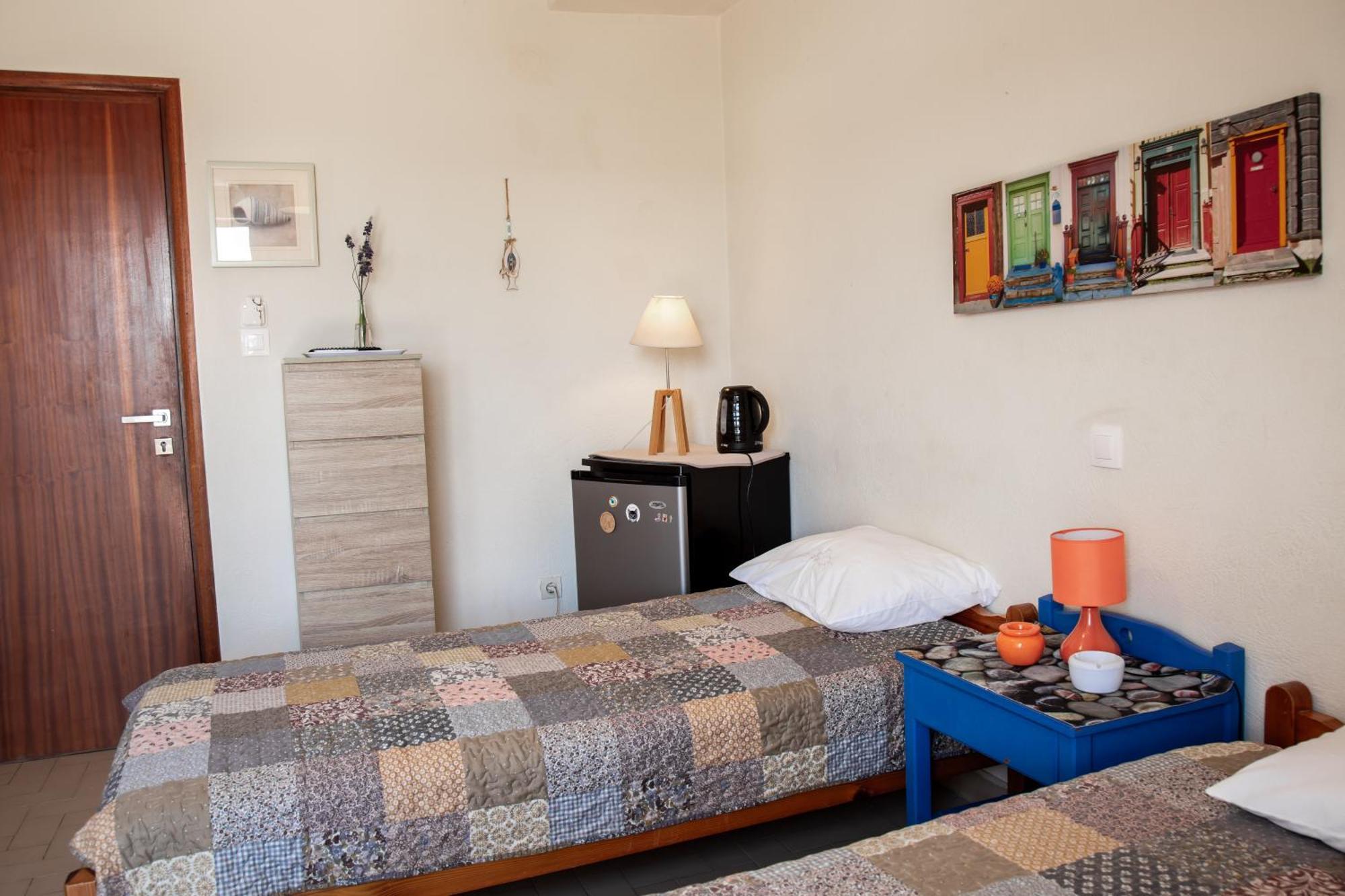 Nefeli Rooms Agia Marina Екстериор снимка