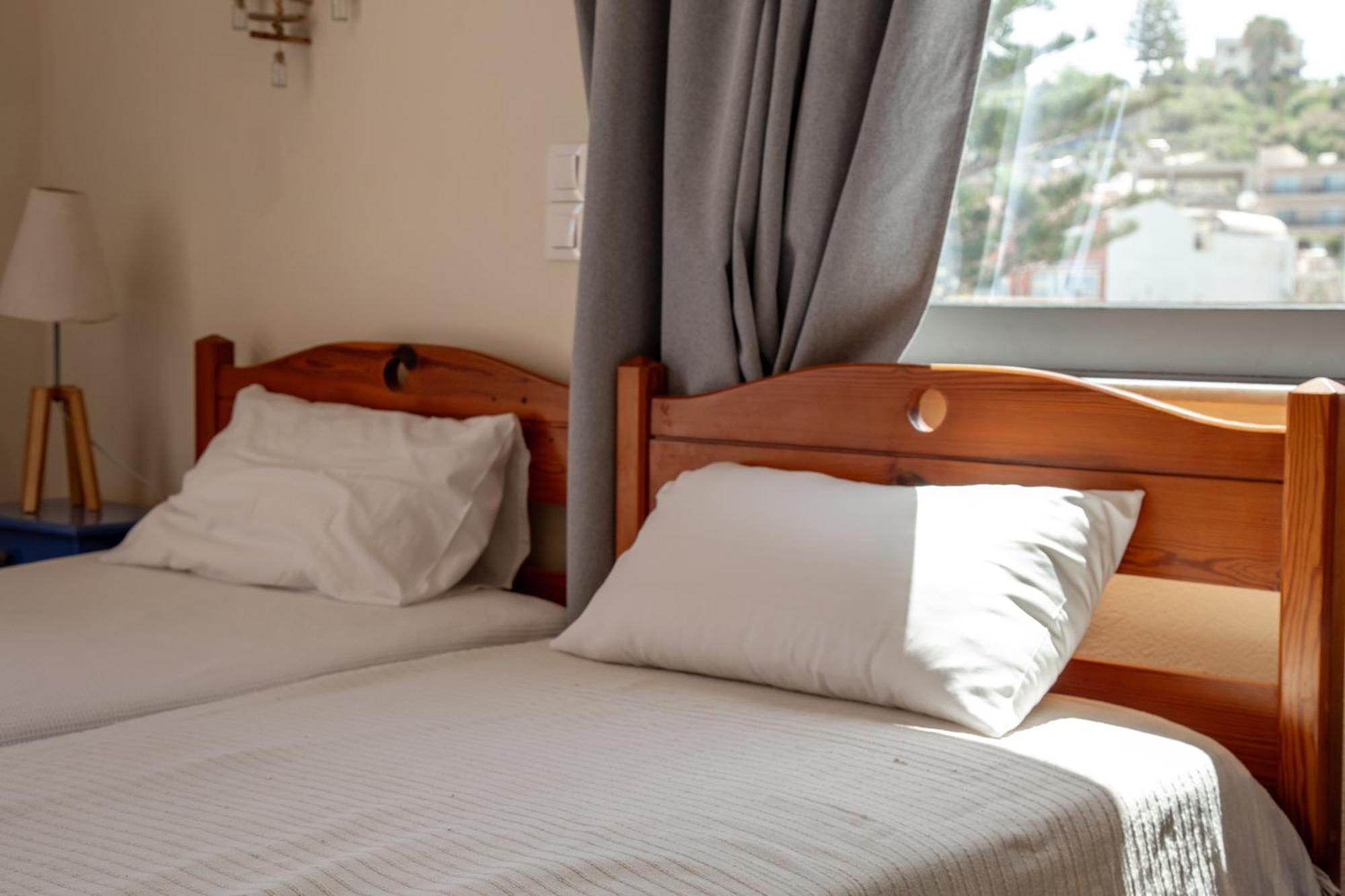 Nefeli Rooms Agia Marina Екстериор снимка