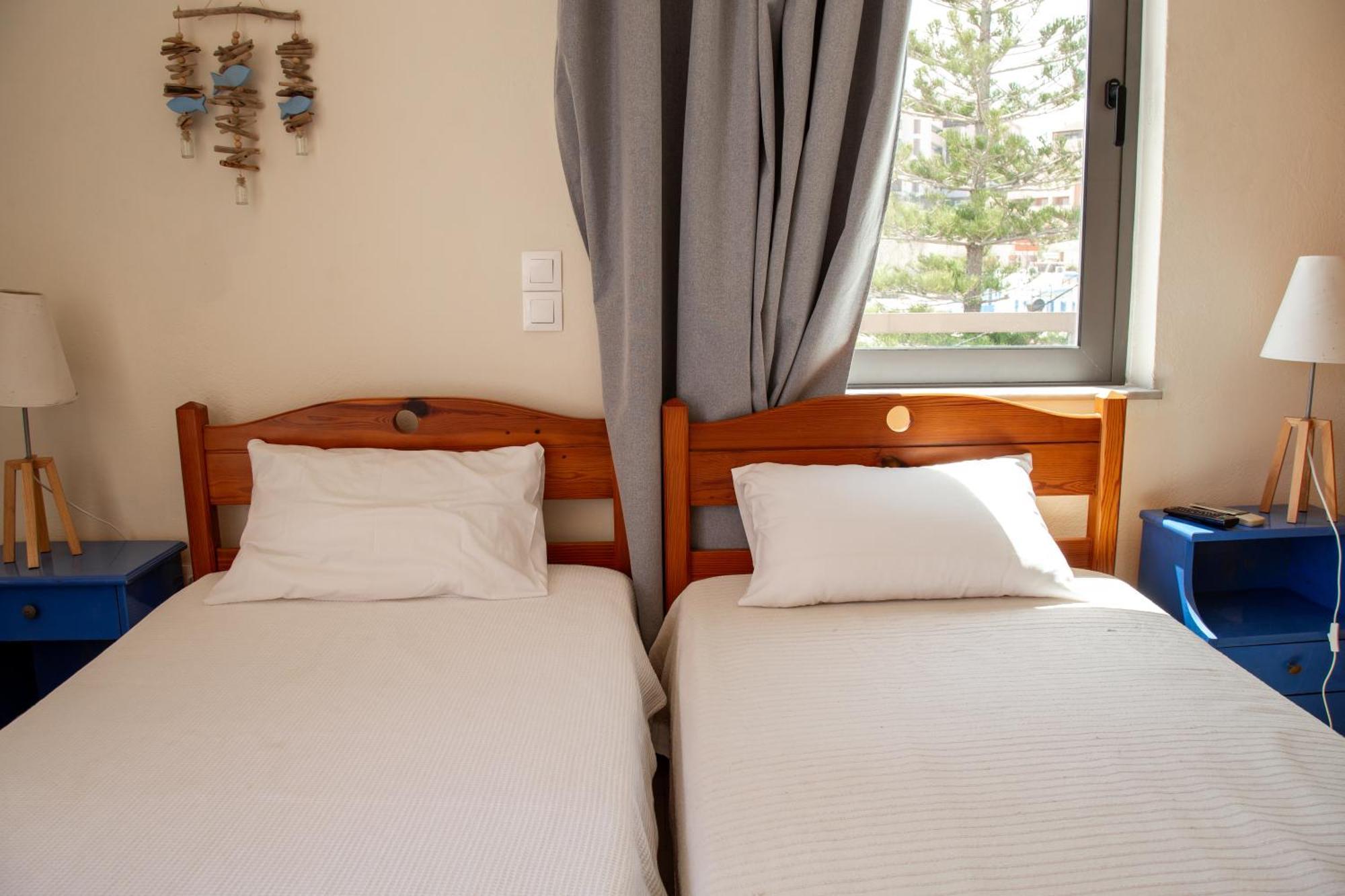 Nefeli Rooms Agia Marina Екстериор снимка