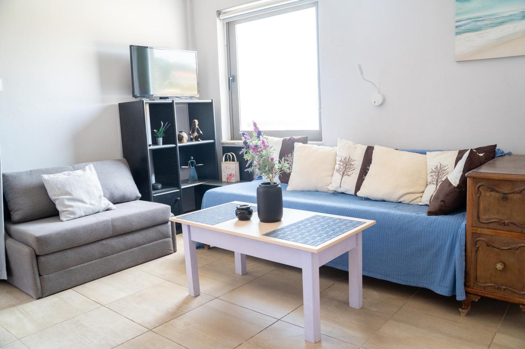 Nefeli Rooms Agia Marina Екстериор снимка